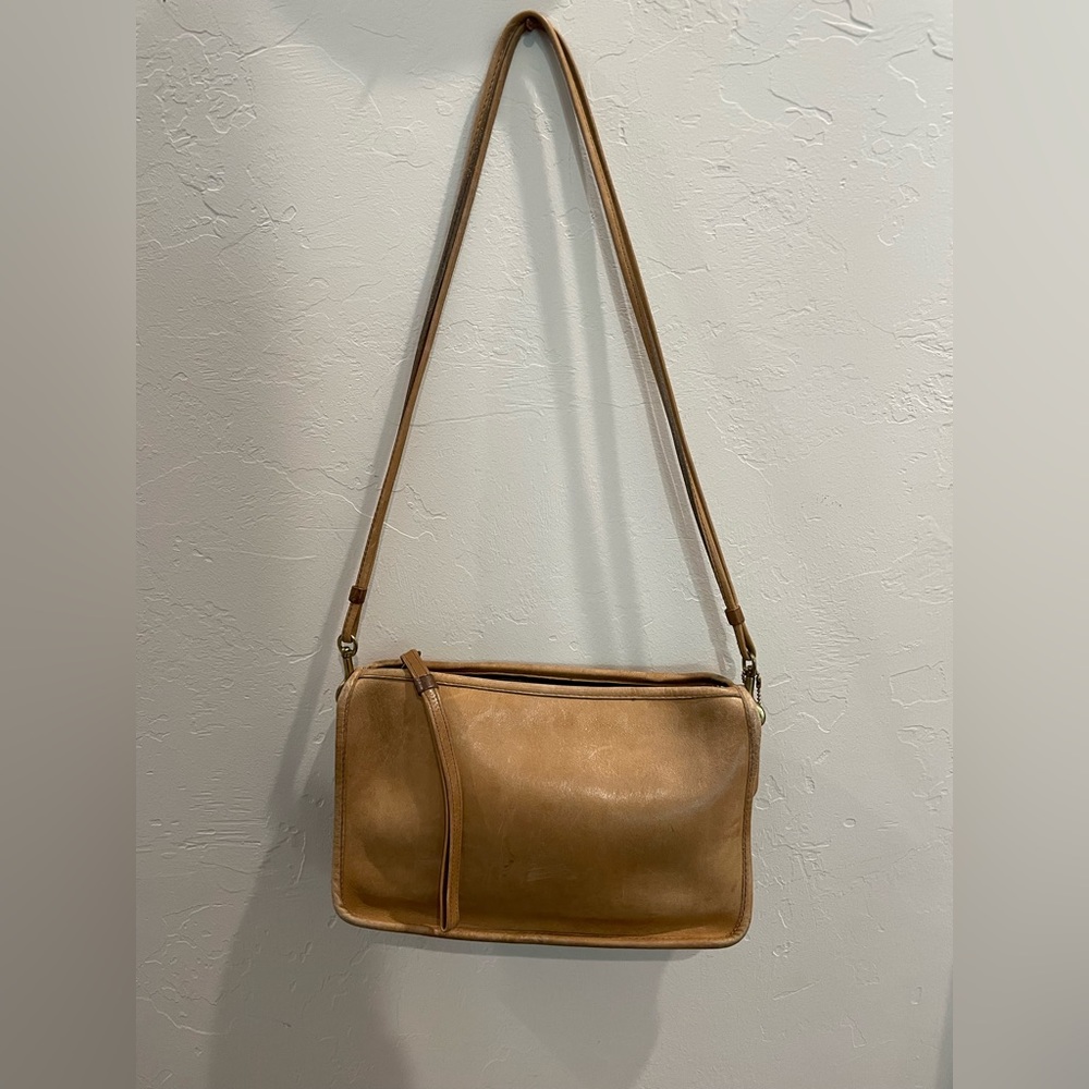 Vintage 80’s coach companion shoulder bag
